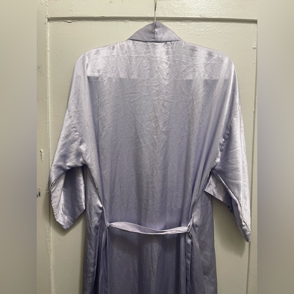 Vintage Satin Robe - Picture 5 of 12